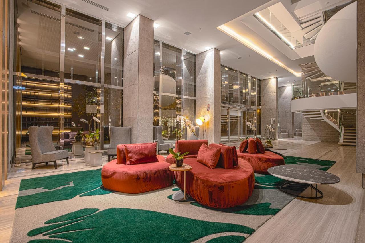 Suryaa Hotel Pinhais, Curio Collection By Hilton Exteriör bild