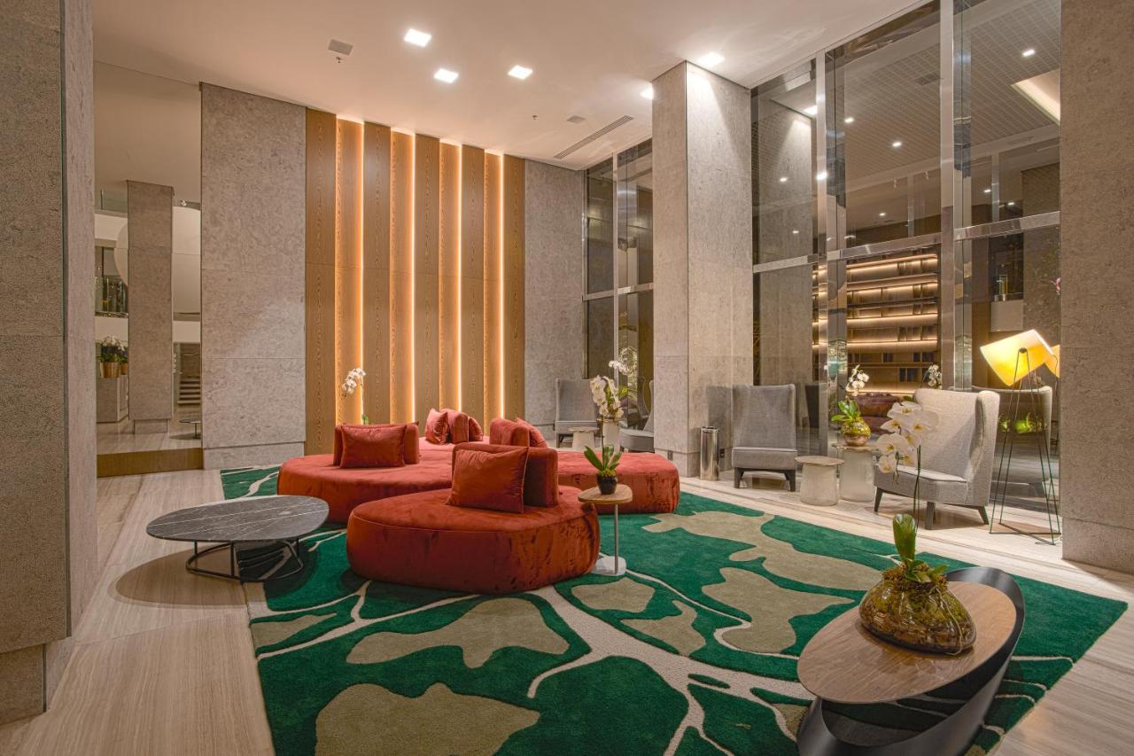 Suryaa Hotel Pinhais, Curio Collection By Hilton Exteriör bild