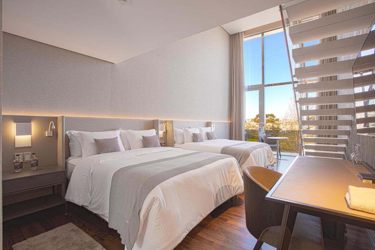 Suryaa Hotel Pinhais, Curio Collection By Hilton Exteriör bild