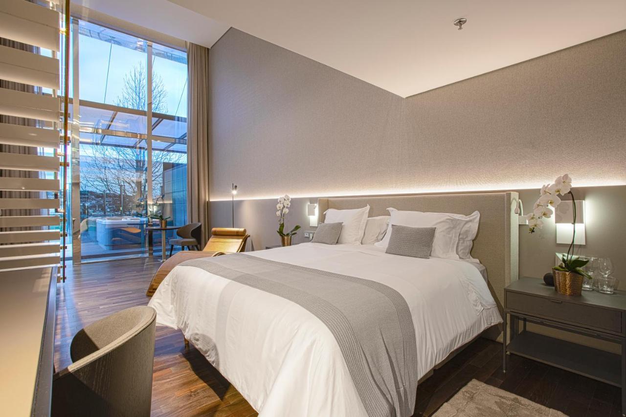 Suryaa Hotel Pinhais, Curio Collection By Hilton Exteriör bild
