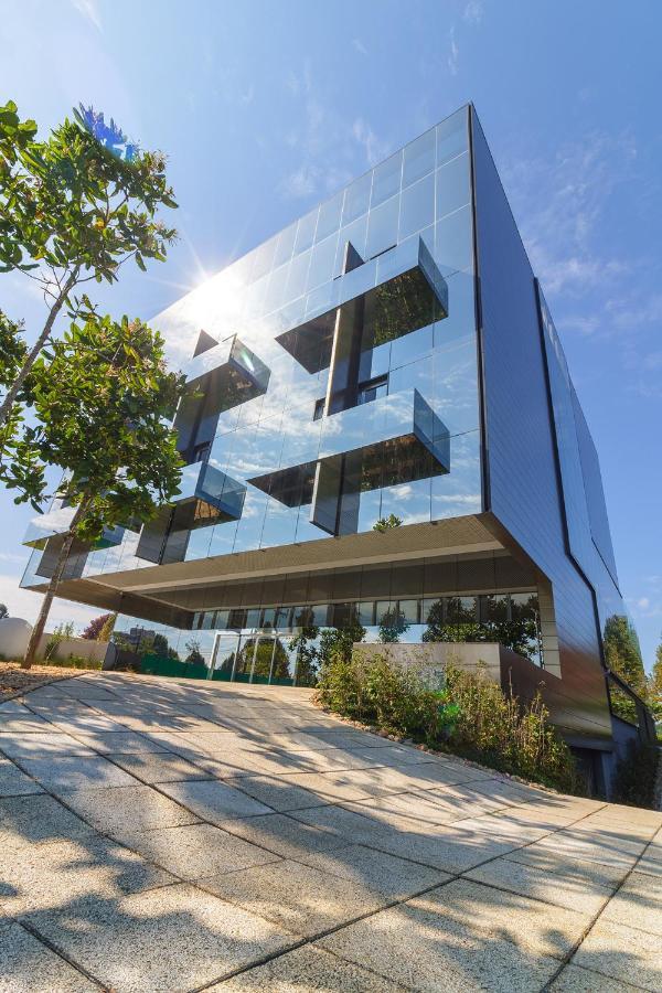 Suryaa Hotel Pinhais, Curio Collection By Hilton Exteriör bild