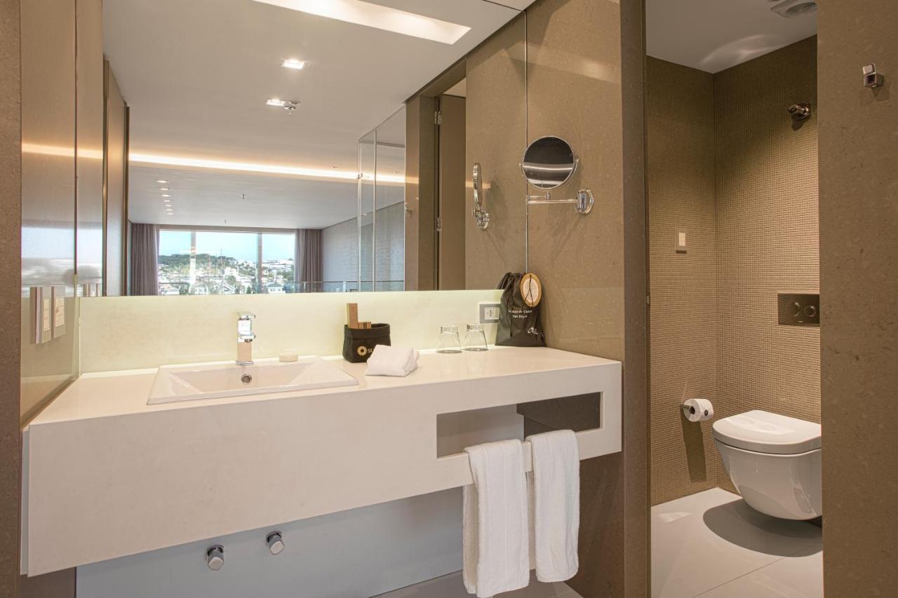 Suryaa Hotel Pinhais, Curio Collection By Hilton Exteriör bild