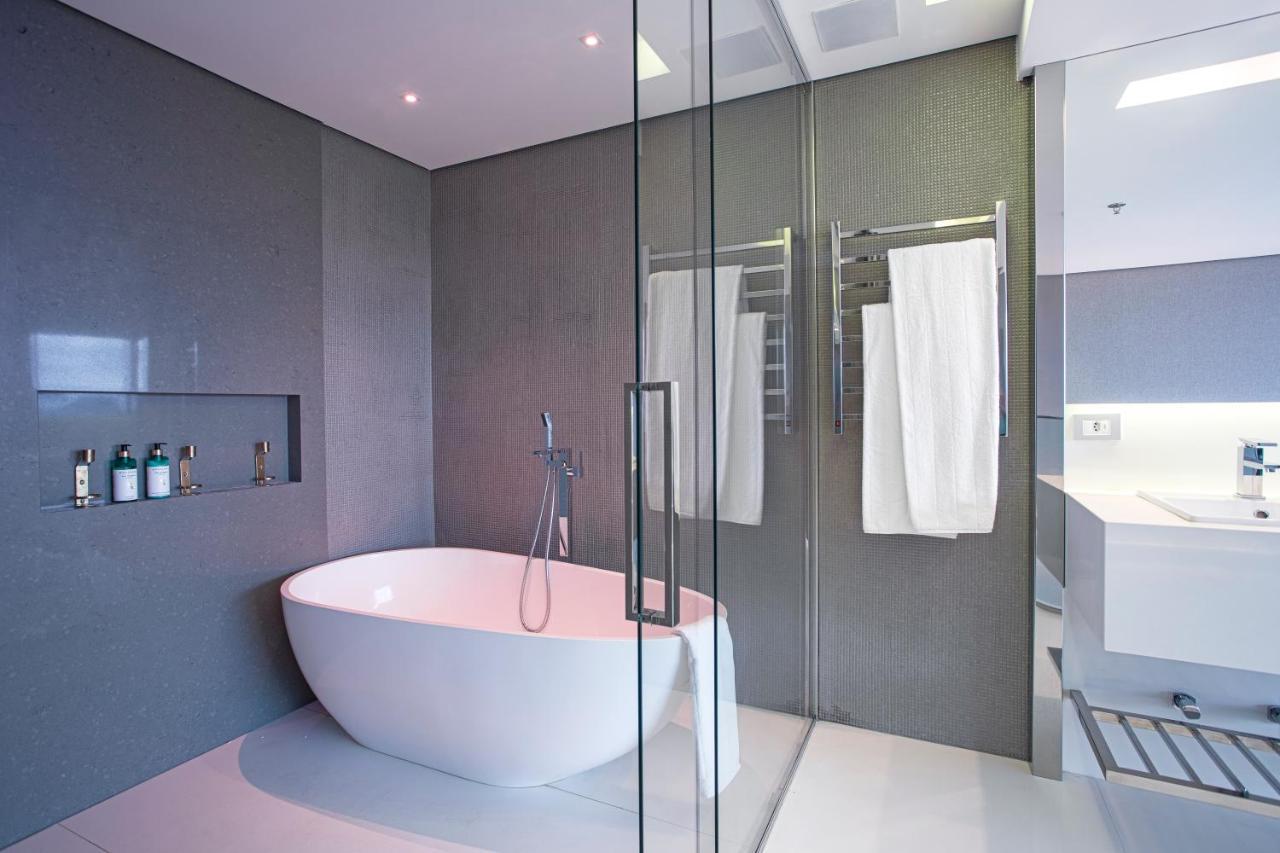 Suryaa Hotel Pinhais, Curio Collection By Hilton Exteriör bild