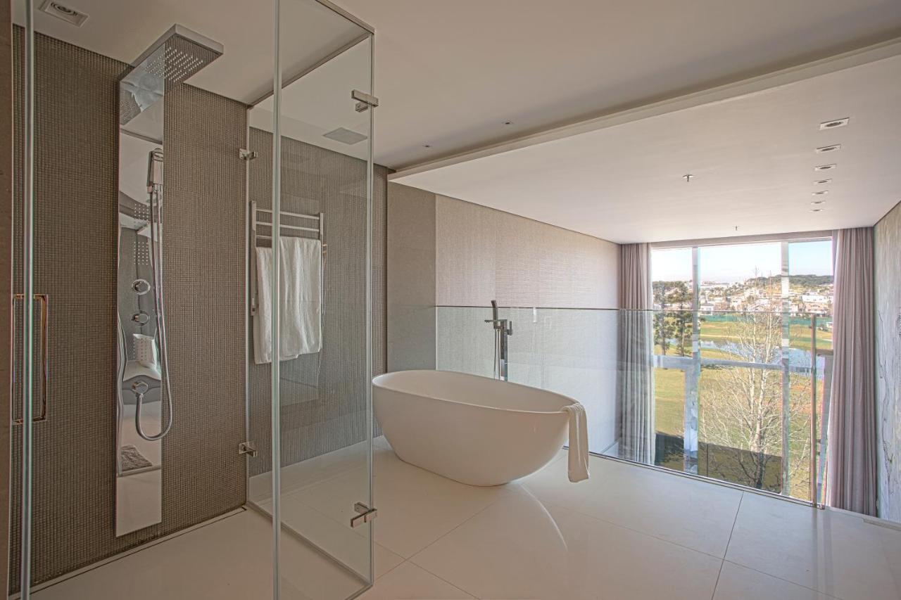 Suryaa Hotel Pinhais, Curio Collection By Hilton Exteriör bild
