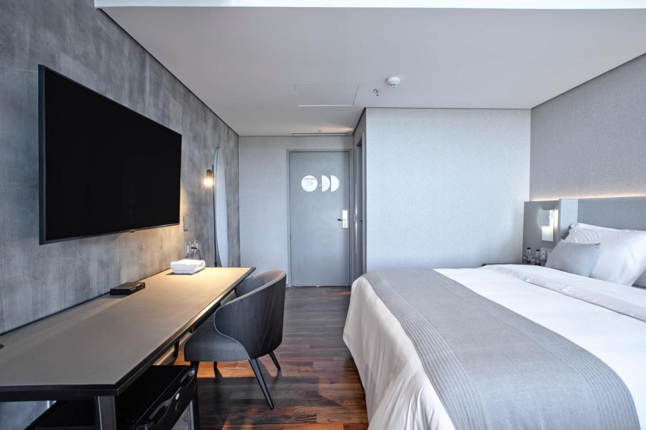 Suryaa Hotel Pinhais, Curio Collection By Hilton Exteriör bild
