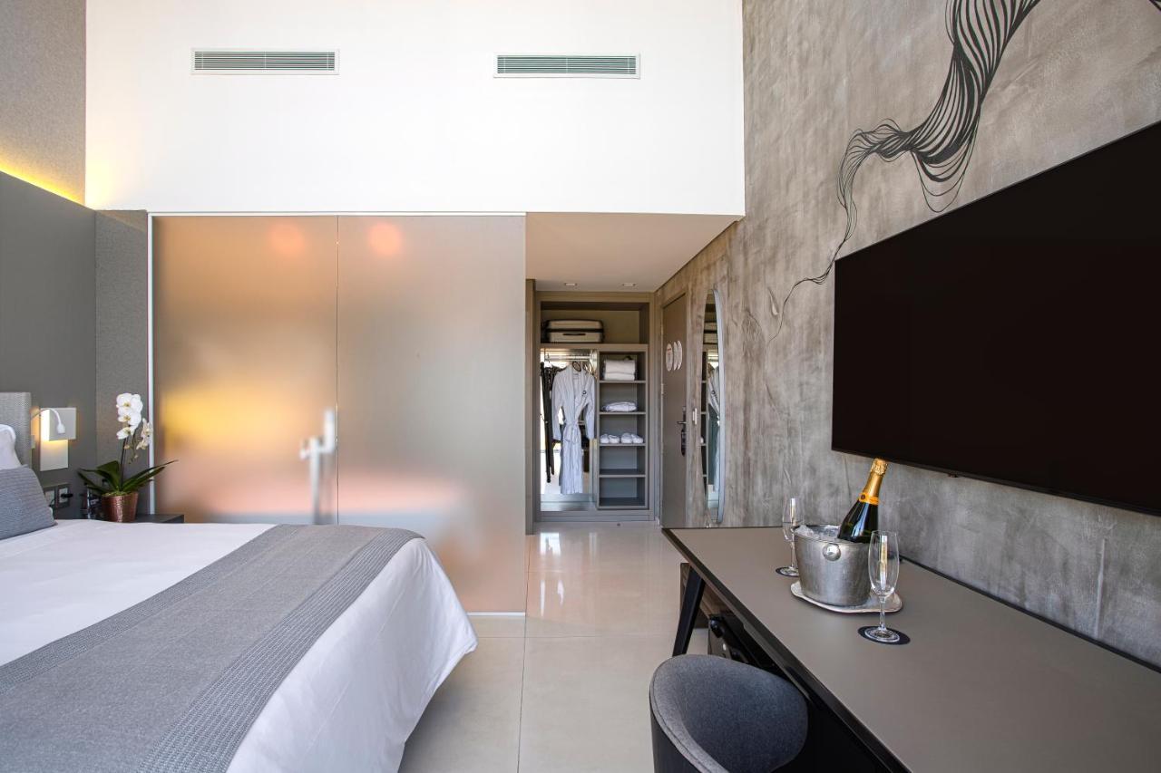 Suryaa Hotel Pinhais, Curio Collection By Hilton Exteriör bild