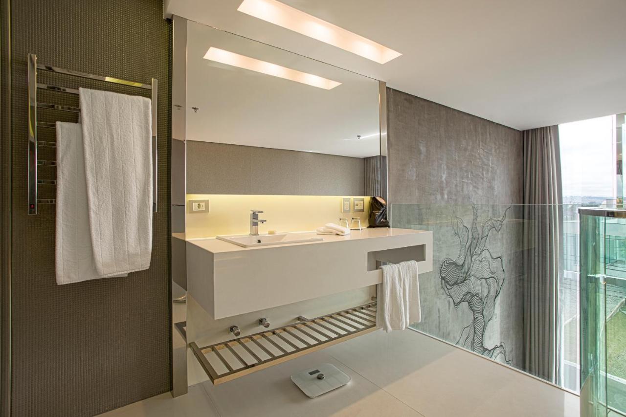 Suryaa Hotel Pinhais, Curio Collection By Hilton Exteriör bild