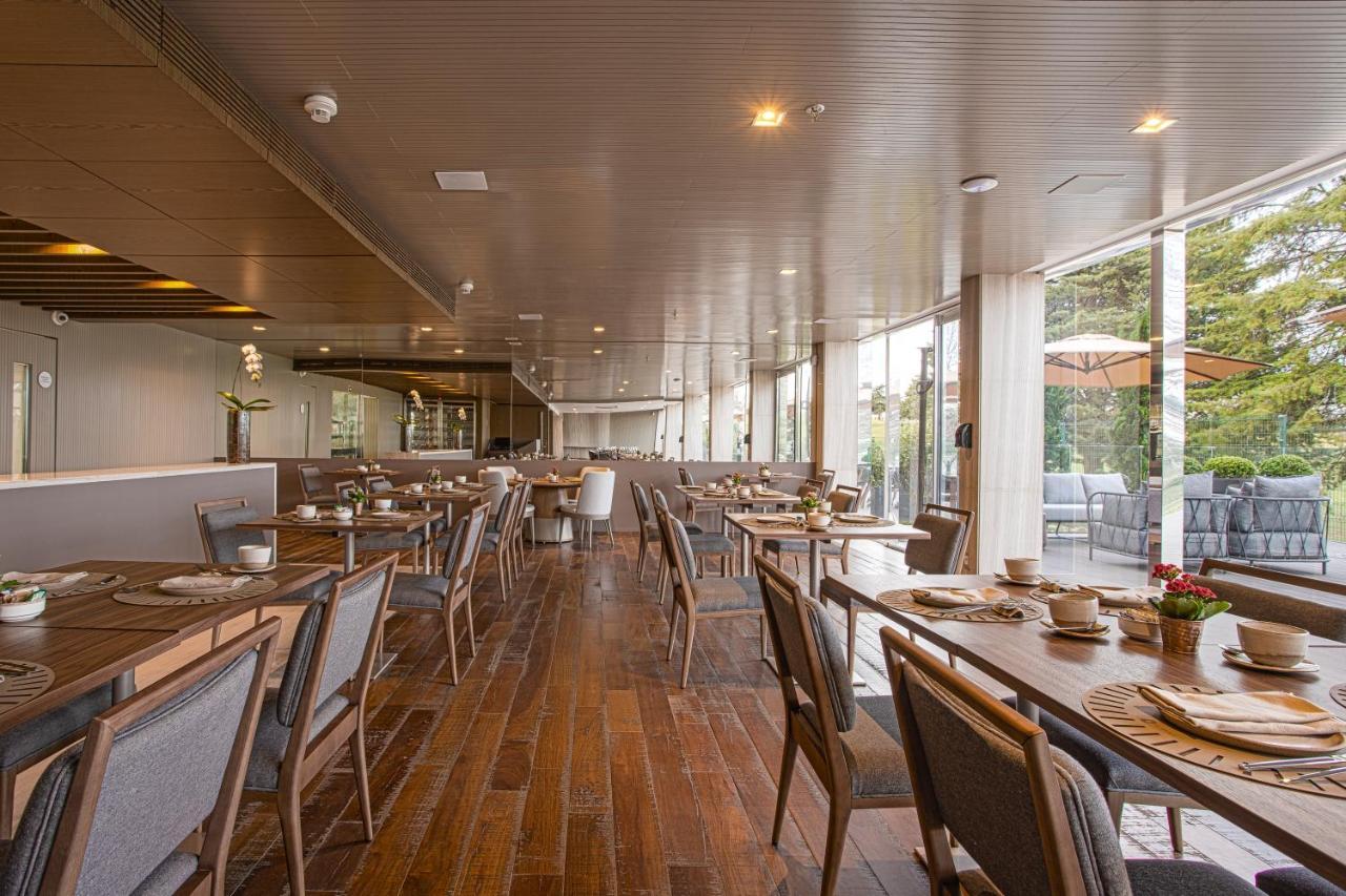 Suryaa Hotel Pinhais, Curio Collection By Hilton Exteriör bild