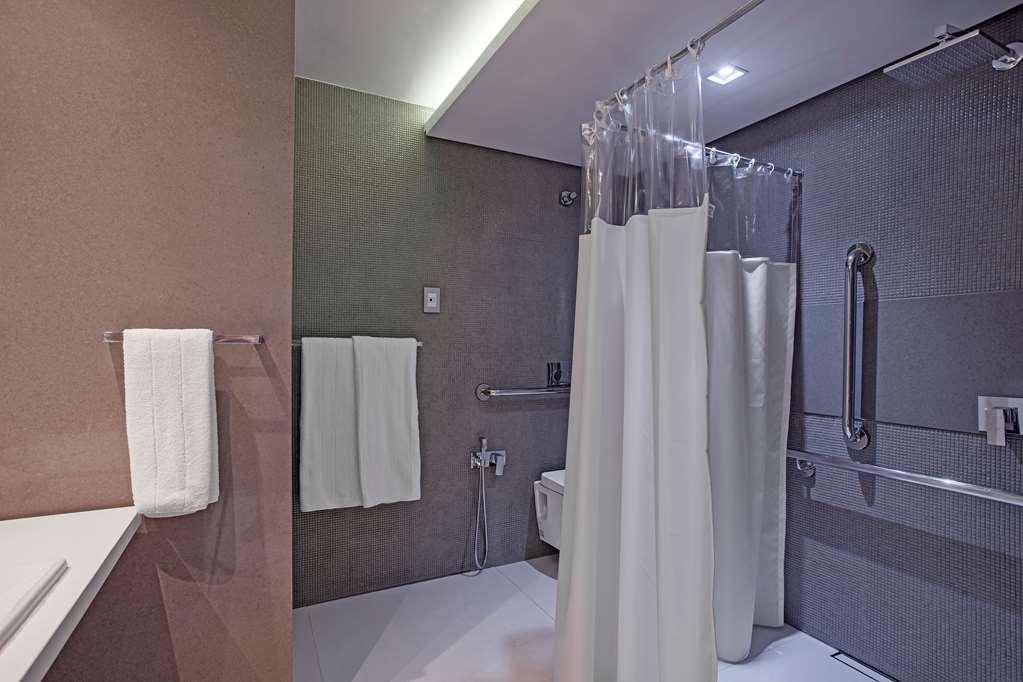 Suryaa Hotel Pinhais, Curio Collection By Hilton Exteriör bild